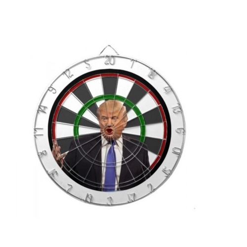 Darts tábla Donalds Trump elnökkel a közepén